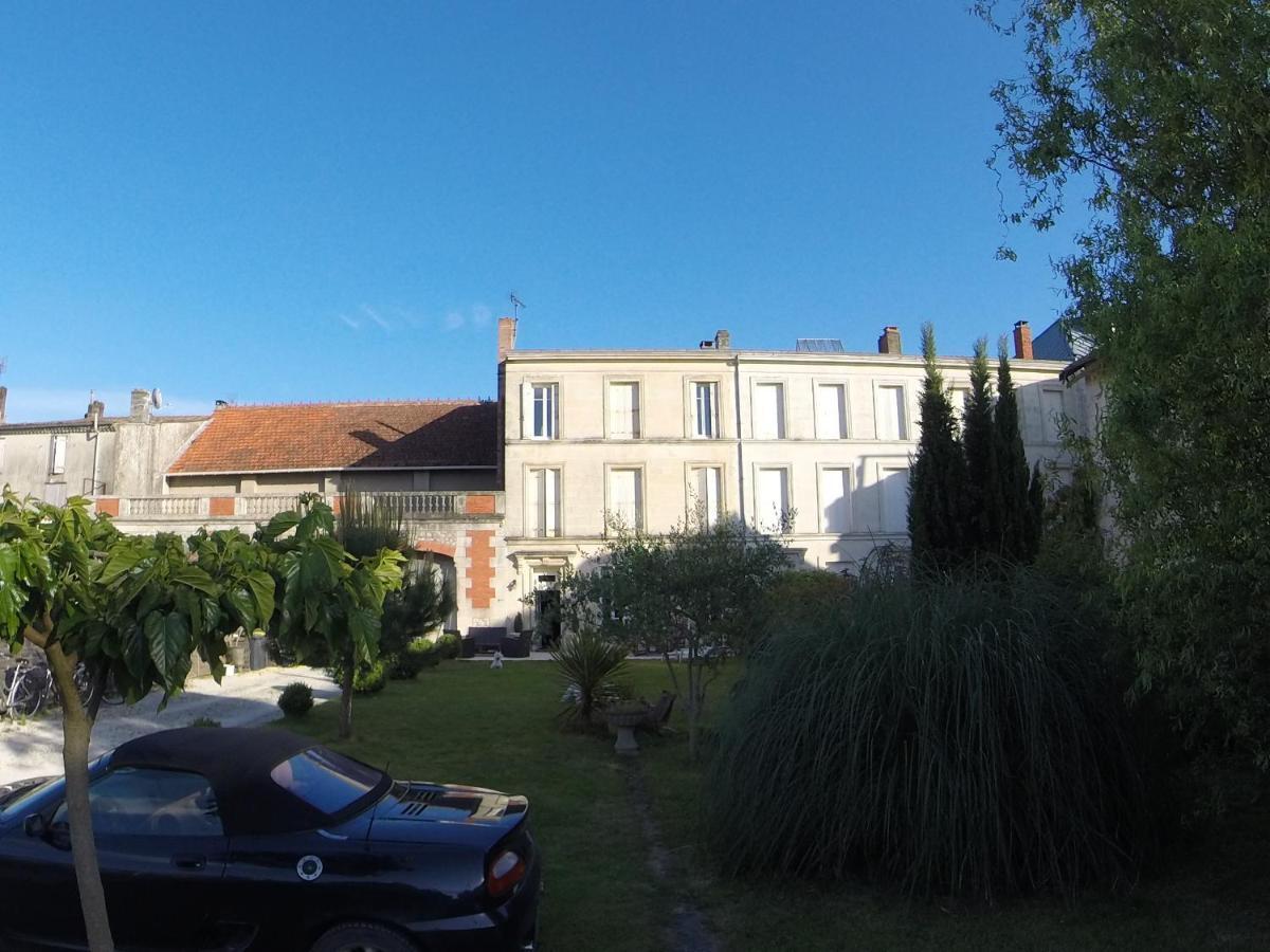 Chambres D'Hotes La Rive Mortagne-sur-Gironde Exterior photo